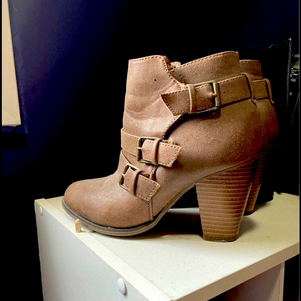Healed Booties with Buckles | Brown | 7.5